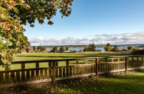 Oak Harbor House | Perch - Balda Getaway