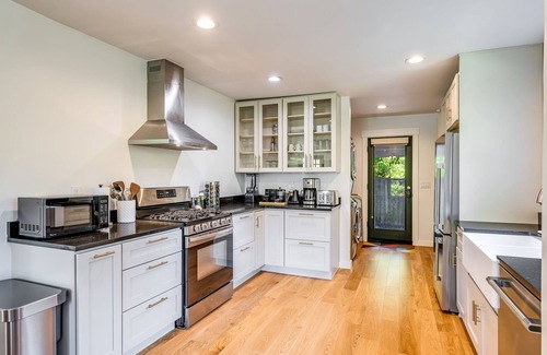 North Beach/Blue Ridge House | Perch - Ballard Delight: Great Ballard location! Spacious House w/parking