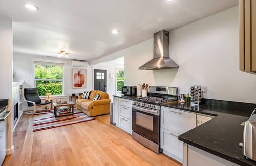 North Beach/Blue Ridge House | Perch - Ballard Delight: Great Ballard location! Spacious House w/parking