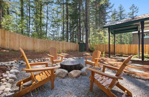 Paradise Estates House | Perch - Cozy Pines