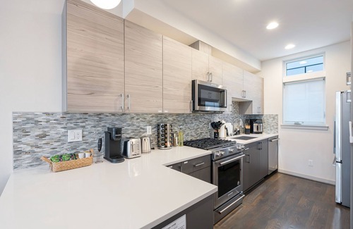 East Queen Anne House | Perch - Explore the Heart of Queen Anne! Modern and Cozy 3BR home! Dog-friendly w/parking!