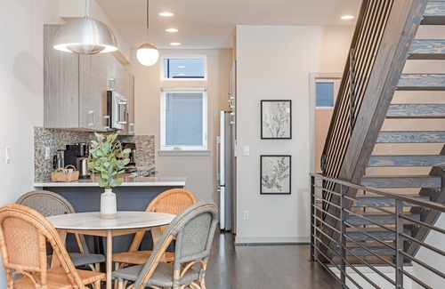 East Queen Anne House | Perch - Explore the Heart of Queen Anne! Modern and Cozy 3BR home! Dog-friendly w/parking!