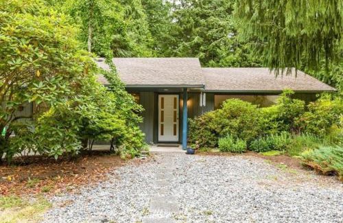 Coupeville House | Perch - Island Hideaway