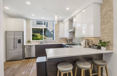 Lower Queen Anne House | Perch - Walk to Space Needle | 3BR/2BA Home w Parking!