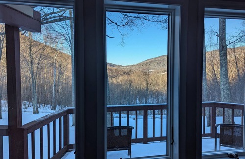 Sandgate House | Perched on a hill for amazing views, this is your next Vermont getaway.