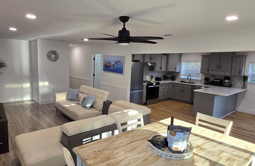 Ono Island House | Perdido Key Beach ! Spacious 3/2, kid-pet friendly, boatramp, kids park=5min