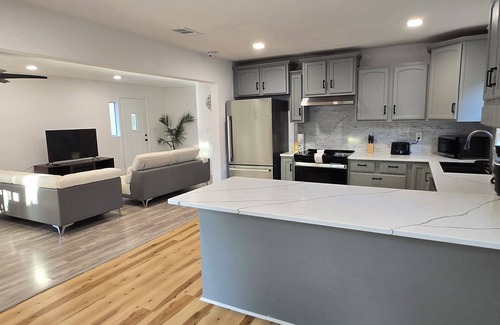 Ono Island House | Perdido Key Beach ! Spacious 3/2, kid-pet friendly, boatramp, kids park=5min