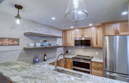 East Village at Copper Condo | Peregrine Lodge - Remodeled Kitchen - Steps to Super Bee Lift - PG309
