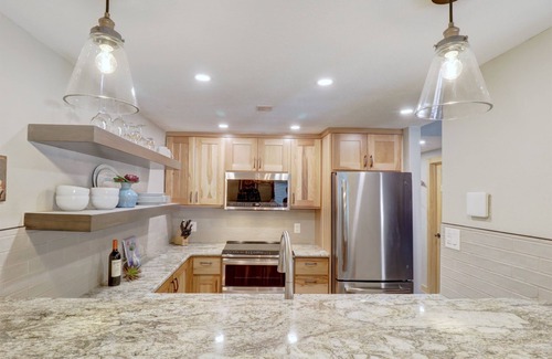 East Village at Copper Condo | Peregrine Lodge - Remodeled Kitchen - Steps to Super Bee Lift - PG309