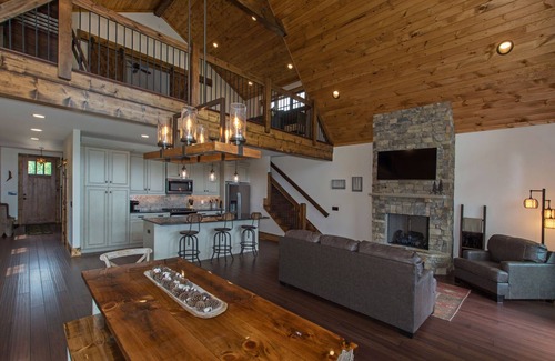 Elk Park Cabin | Peregrine's Perch- amazing views, hot tub, outdoor fireplace, Eagles Nest amenities