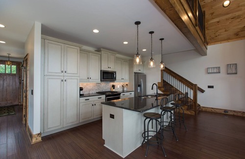 Elk Park Cabin | Peregrine's Perch- amazing views, hot tub, outdoor fireplace, Eagles Nest amenities