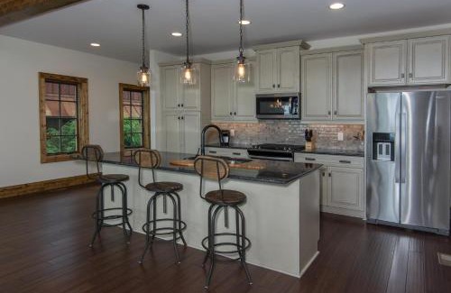 Elk Park House | Peregrine's Perch at Eagles Nest