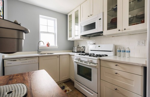 Queens Apartment | Perfect 1-Bedroom Apt. by the Beach in NYC