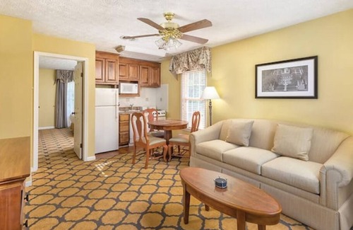 Williamsburg Apartment | Perfect 1 bedroom suite near downtown Williamsburg