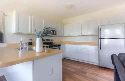Downtown Detroit Apartment | Perfect 1BR In Prime Location & View of Stadiums