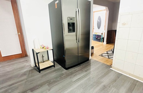 Queens Apartment | Perfect 2 bdr apt for comfortable living with parking mins from UBS stadium