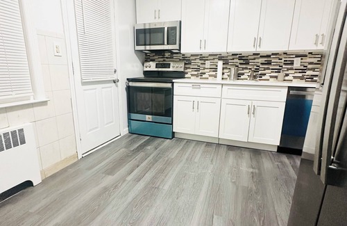 Queens Apartment | Perfect 2 bdr apt for comfortable living with parking mins from UBS stadium