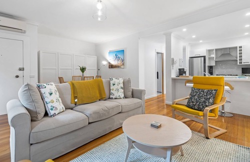 Clifton Hill Apartment | Perfect 2-Bed Inner-City Home with Pool & BBQ Area