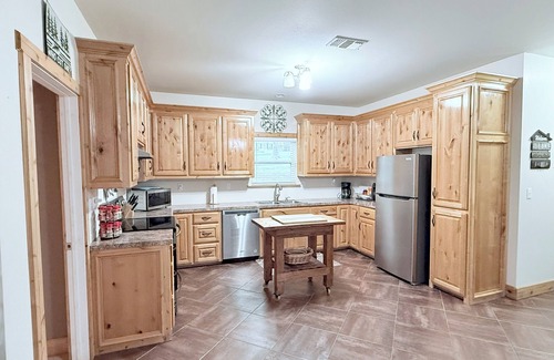 Kingston House | Perfect 2-bedroom house close to Marinas and Casinos
