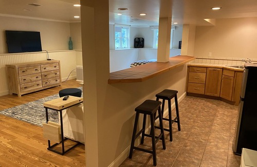 Fifth Ward House | Perfect 4 Bedroom Newport Getaway