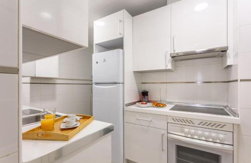 Centro Apartment | Perfect 4-Person Apartment in the Heart of Madrid Near Plaza Mayor I