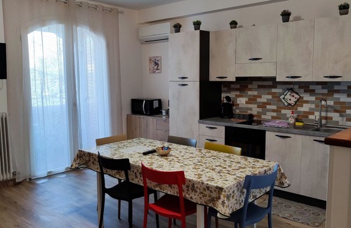 Peschiera del Garda Apartment | Perfect apartment for groups and families within walking distance of Lake Garda