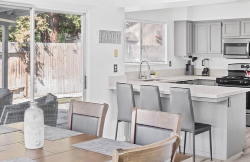 Pumpkin Center House | Perfect Bakersfield Getaway Minutes to Downtown!