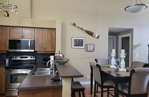 East Kootenay Condo | PERFECT BEACH/MOUNTAIN GETAWAY