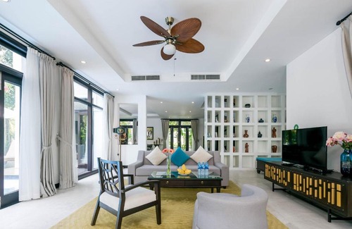 Ngu Hanh Son Villa | Perfect Beach Villa 5-star Resort