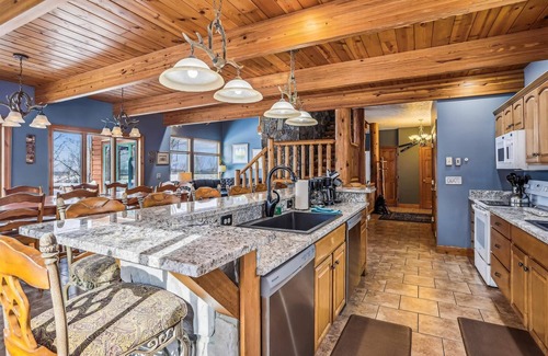 Timberline House | Perfect & beautiful location to gather family and friends for any occasion!