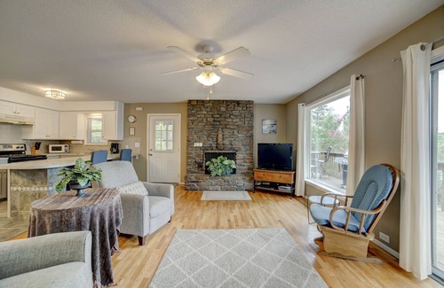 Rogers House | Perfect Beaver Lake Access! Firepit, Fishing/Swimming, Convenient to Rogers