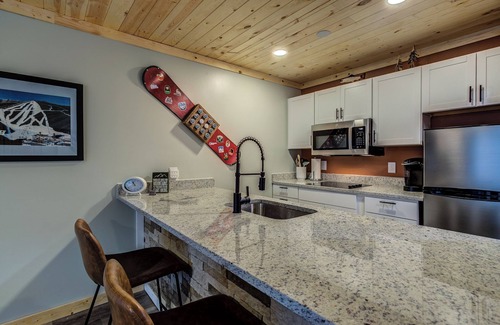 Beech Mountain Condo | Perfect Beech Mtn Basecamp> Hike, Bike, Relax