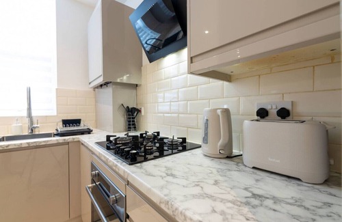 Offerton House | Perfect Booking | 2 Bed Home In Central Stockport