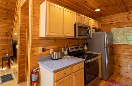 West Jefferson Cabin | Perfect Cabin for Mountain Enthusiasts