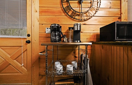Sevierville Cabin | Perfect Cabin with Hot Tub, Grill, EV Charger