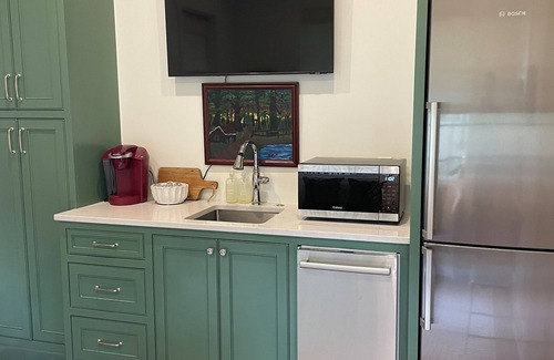 Oxford Cottage | Perfect cottage for Ole Miss football. Walk to Campus, Oxford Square, Rowan Oak