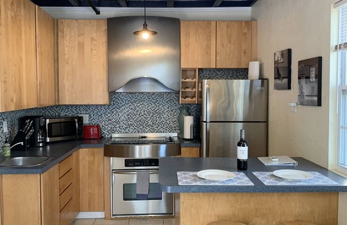 Gulfport Cottage | Perfect Cottage In Art District of Gulfport