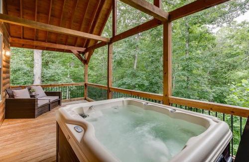 Cleveland House | Perfect Couples Cabin w 2 Person Spa Bath