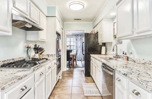 Covington House | Perfect Covington Getaway Near Historic Downtown!