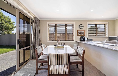 Lowburn House | Perfect Cromwell Family Getaway!