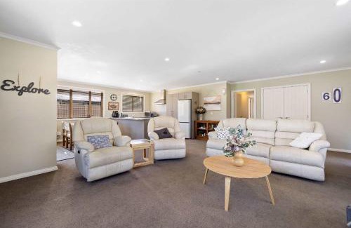 Lowburn House | Perfect Cromwell Family Getaway
