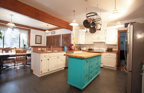 Baxter House | PERFECT FAMILY GETAWAY! Historic CRYSTAL SPRINGS INN is all yours - 4,000 sq ft!