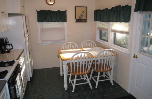 East Falmouth House | Perfect Family Getaway! 6-Person SPA, Near Freshwater Beach
