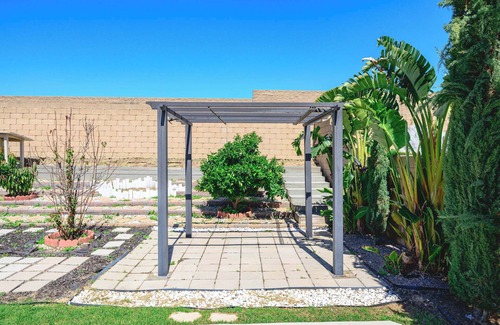 Ontario House | Perfect Family Getaway w Garden Near ONT Airport