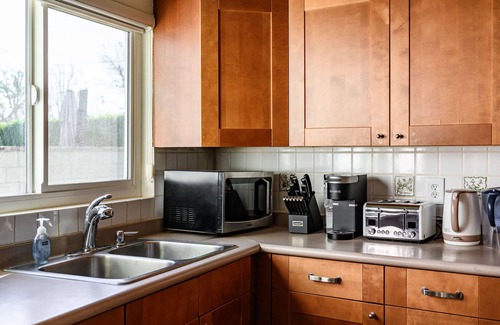 Duarte House | Perfect Family Home With Fireplace Spacious Yard