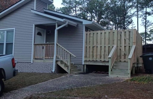 Fayetteville House | Perfect Fayetteville Stay-cation in Cozy 2-Bed, 2-Bath Townhome