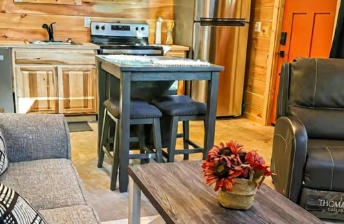 Rocky Grove House | Perfect for 2 BrandNew HotTub KingBed FreeDollywoodTkt (Traveler's Rest)
