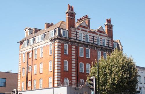 East Walworth Apartment | Perfect for 4 - 2 Bedroom 2 Bathroom Apartment Bermondsey, Tower Bridge, London Eye