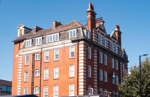 East Walworth Apartment | Perfect for 4 - 2 Bedroom 2 Bathroom Apartment Bermondsey, Tower Bridge, London Eye