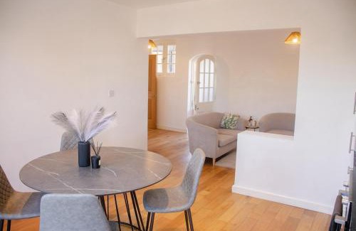 East Walworth Apartment | Perfect for 4 - 2 Bedroom 2 Bathroom Apartment Bermondsey, Tower Bridge, London Eye